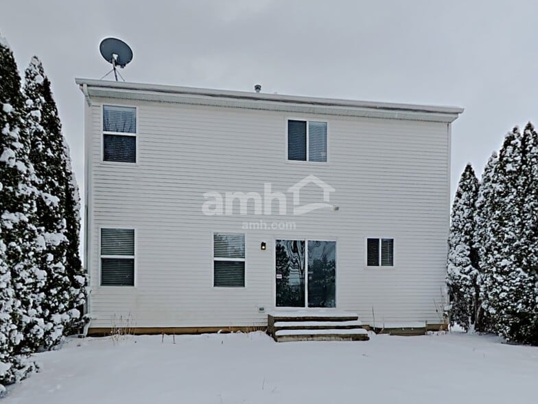 Primary Photo - 204 Stearn Dr