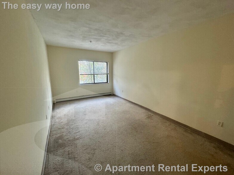 Building Photo - 373 Highland Ave