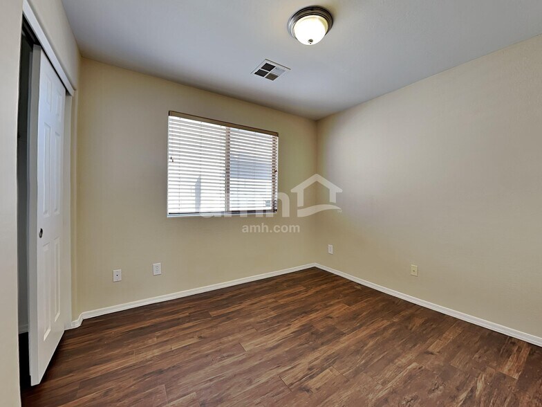 Building Photo - 7202 S 45th Ave