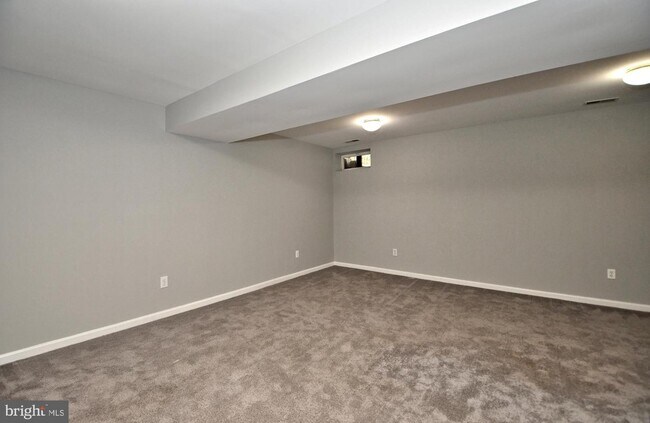 Building Photo - 3435 Westview Dr