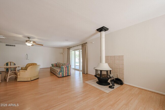 Building Photo - 9821 N 110th Ave