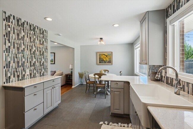 Building Photo - Move-In Ready Ranch with Modern Upgrades a...