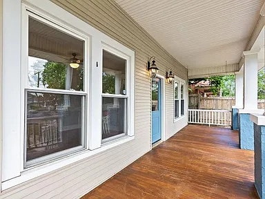 Building Photo - 705 Barton Ave