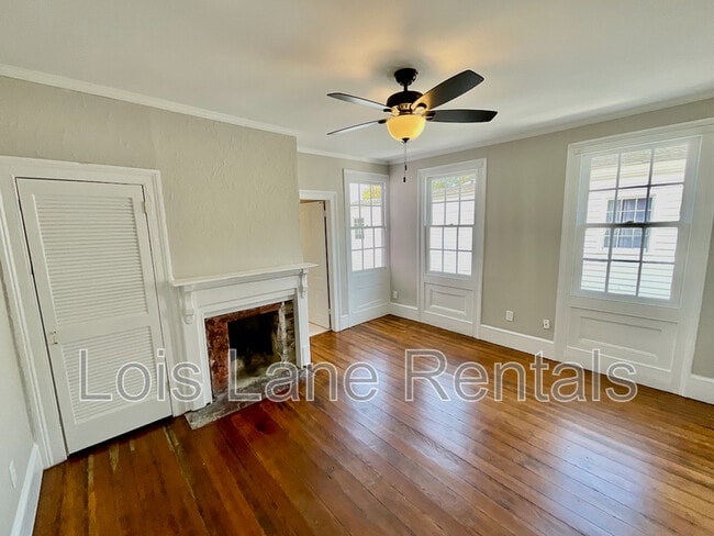 Building Photo - 104 Nassau St
