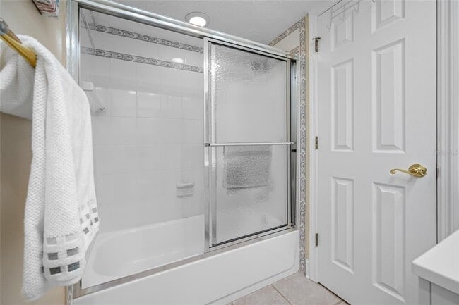 Building Photo - 3400 Cove Cay Dr