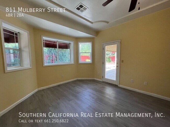Building Photo - 811 Mulberry St