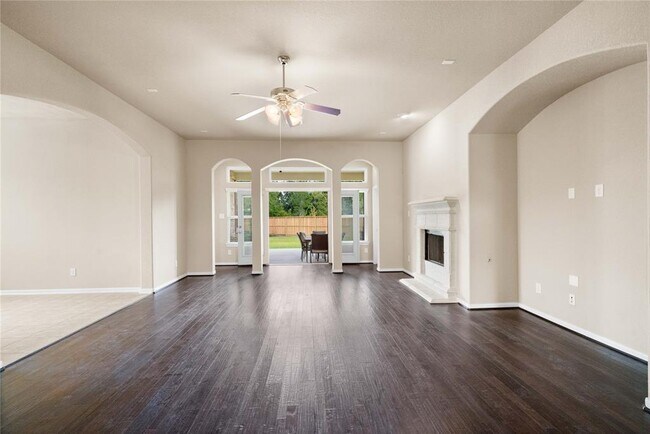 Building Photo - 2 Prairie Falcon Place