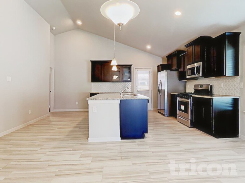 Building Photo - 9838 Gln Brk Ln