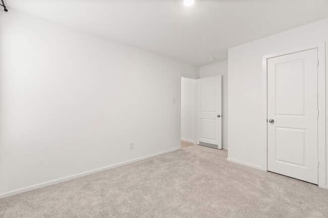 Building Photo - 25429 Carnation Ct