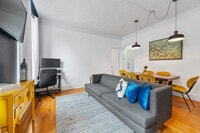 Building Photo - 400 W 47th St