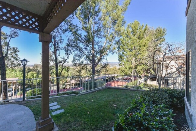 Building Photo - 22757 Lakeway Dr