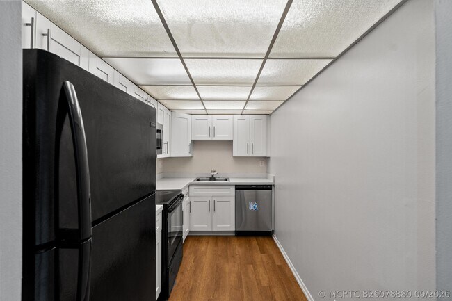 Building Photo - 3700 N Pine Island Rd