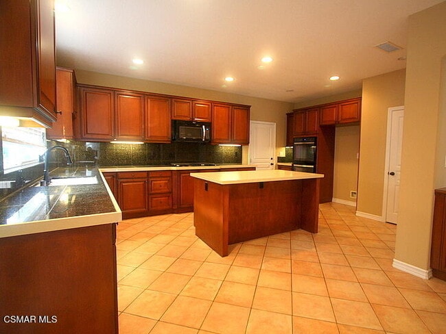 Building Photo - 276 Chantilly Cir
