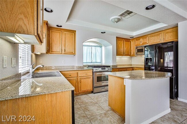 Building Photo - 6586 W Camero Ave