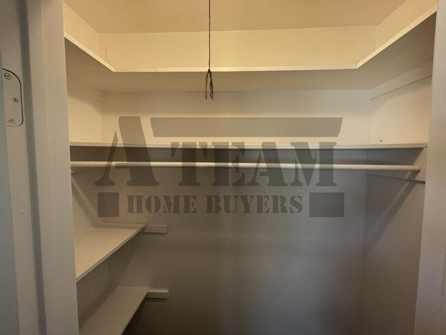 Building Photo - Cozy Lake View 2 Bed 1 Bath house for rent!