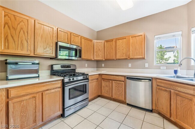 Building Photo - 2000 Quartz Cliff St