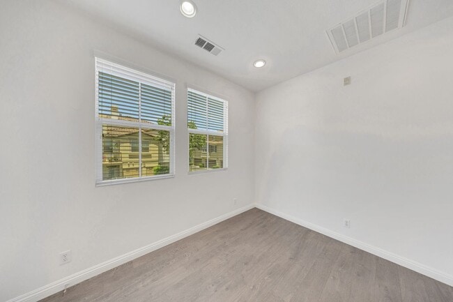 Building Photo - 6287 Ancora Ln