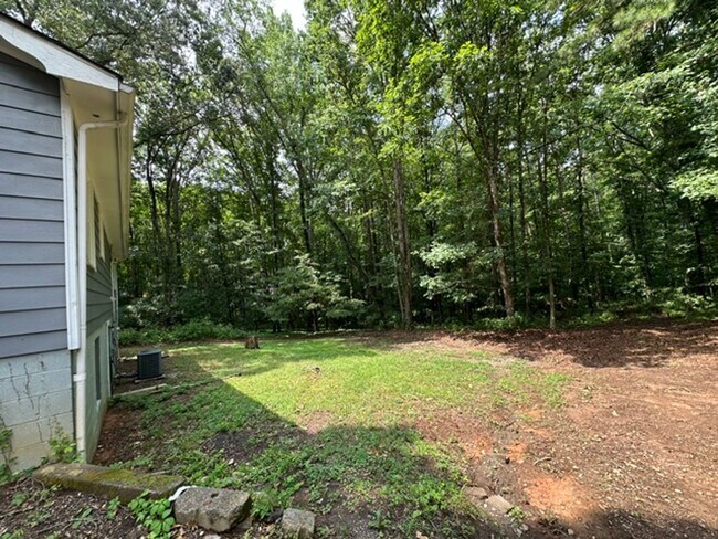Building Photo - 3 Bedroom House in Powhatan