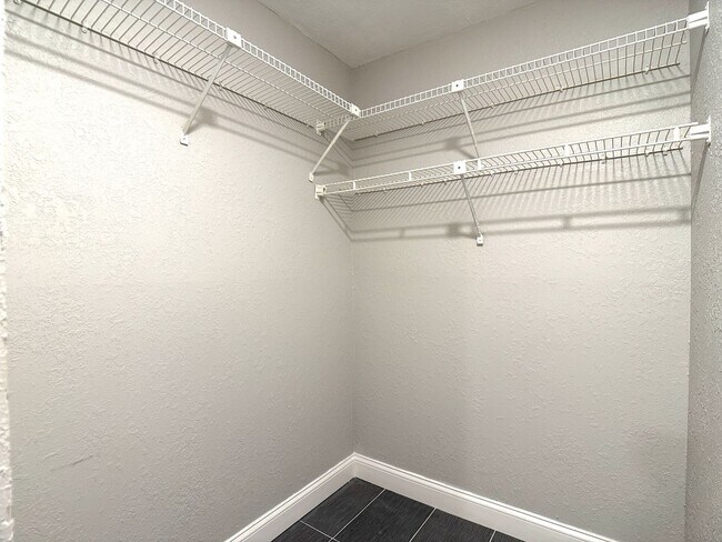 Building Photo - 4815 Walden Cir