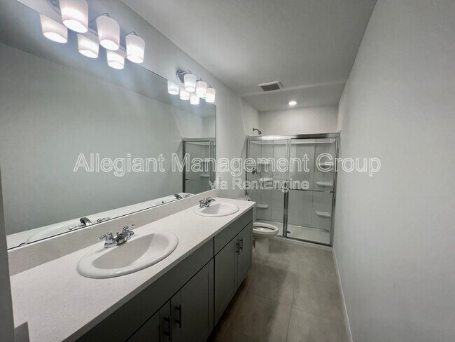 Building Photo - 3200 Skyline Lp