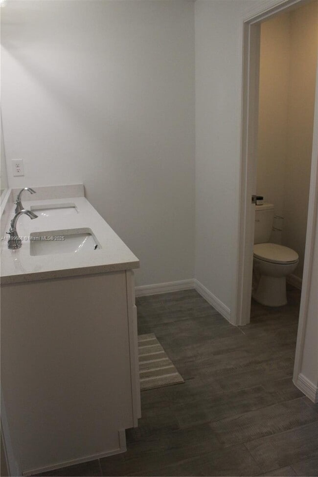 Building Photo - 1138-1114 SW 14th Terrace