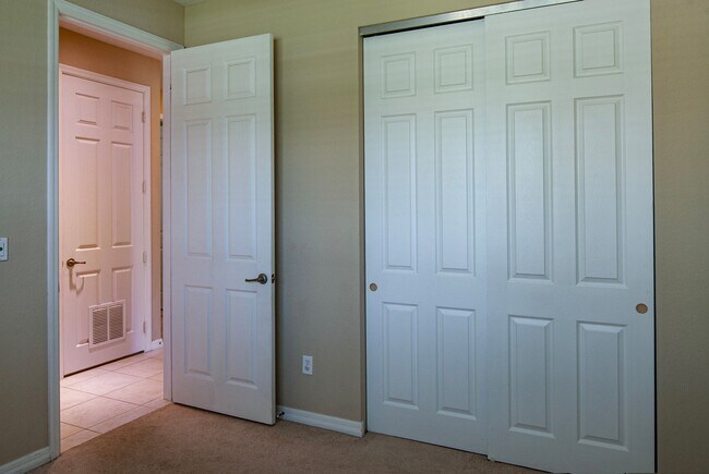Building Photo - 9851 E Verona Cir