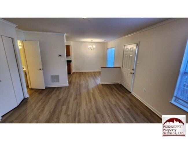 Building Photo - Beautiful 3 Level Townhouse In The Heart Of Frederick!