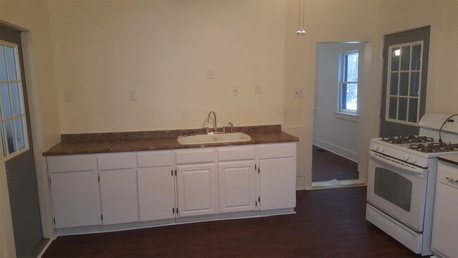 Building Photo - 244 Fayette St