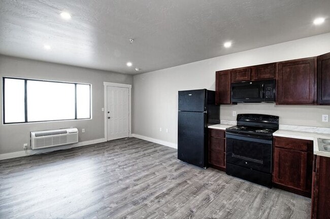 Building Photo - Modern Studio Apartment Near CMU