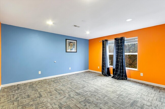 Building Photo - 627 Fox Hill Estates Dr