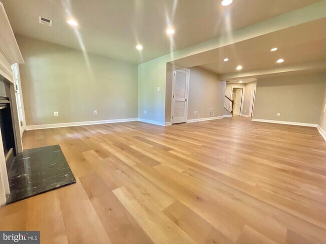 Building Photo - 3550 Tabard Ln