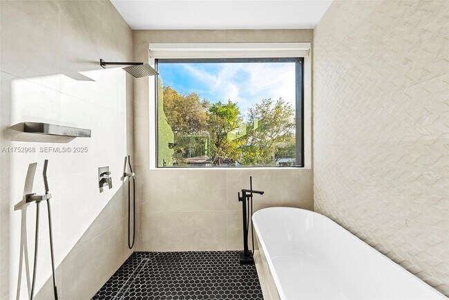 Building Photo - 2572 NE 182nd Terrace