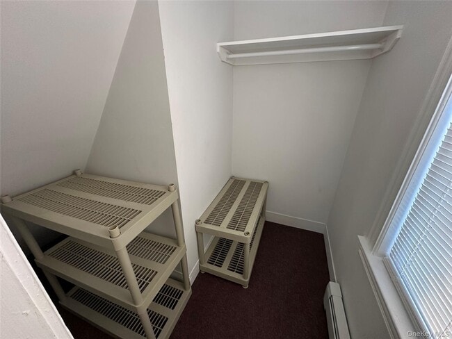 Building Photo - 18 W Maple Ave