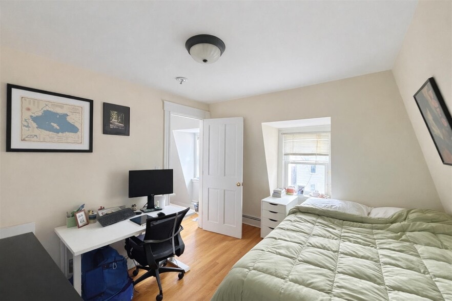 Building Photo - 20 Watson St