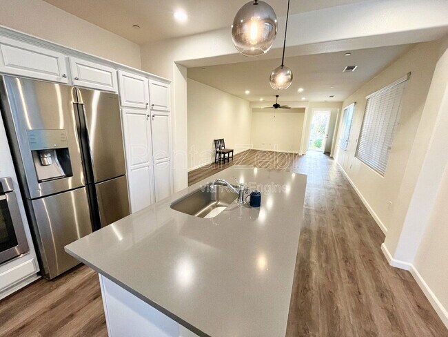 Building Photo - 4388 Bixby Way