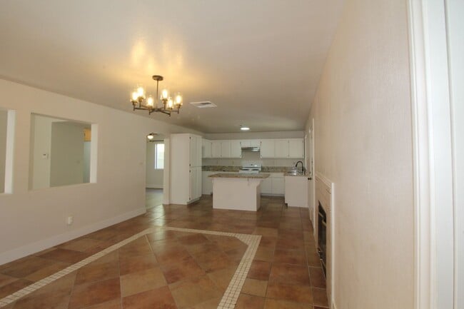 Building Photo - 9405 Salinger St