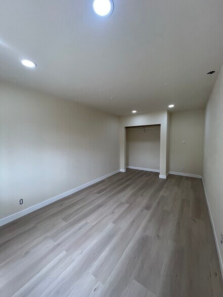 Building Photo - 12224 Beverly Blvd
