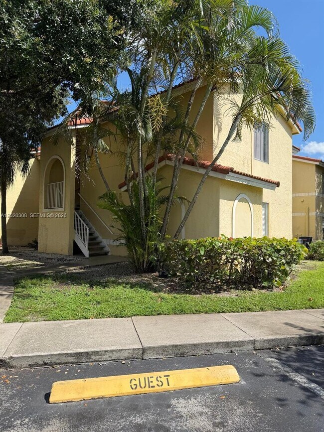 Building Photo - 12950 Vista Isles Dr