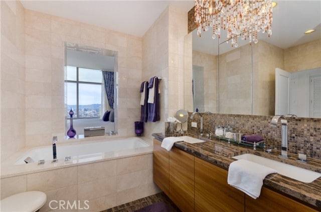 Building Photo - 900 W Olympic Blvd