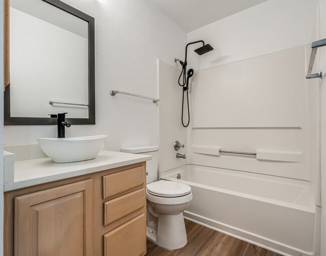 Building Photo - Recently Rehabbed Spacious Two Story in Convenient and Popular Huntington Place