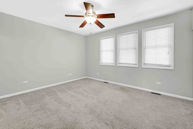 Building Photo - 1040 N Kingsbury St