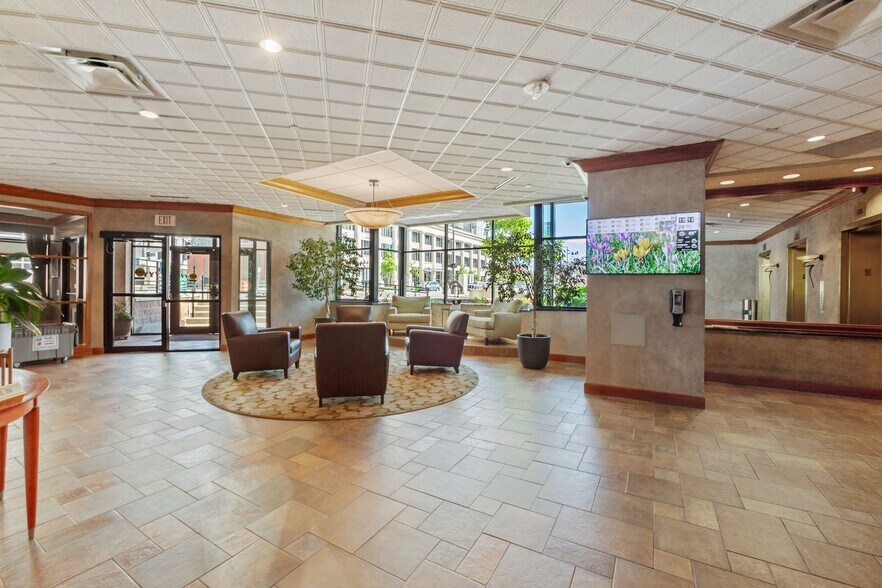 lobby - 78 10th St E