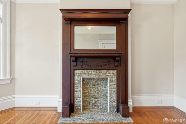 Building Photo - 1529 Hampshire St