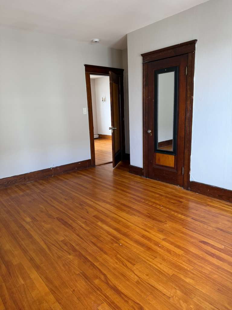 Building Photo - 7 View St