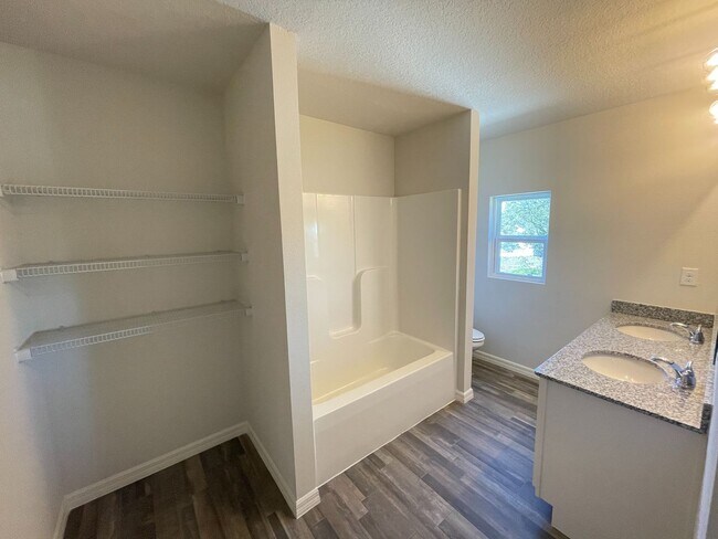 Building Photo - Poinciana Village-1630 Tench Ct Poinciana, FL 34759