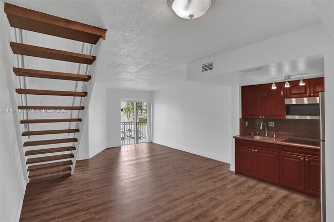 Building Photo - 675 NW 85th Ct