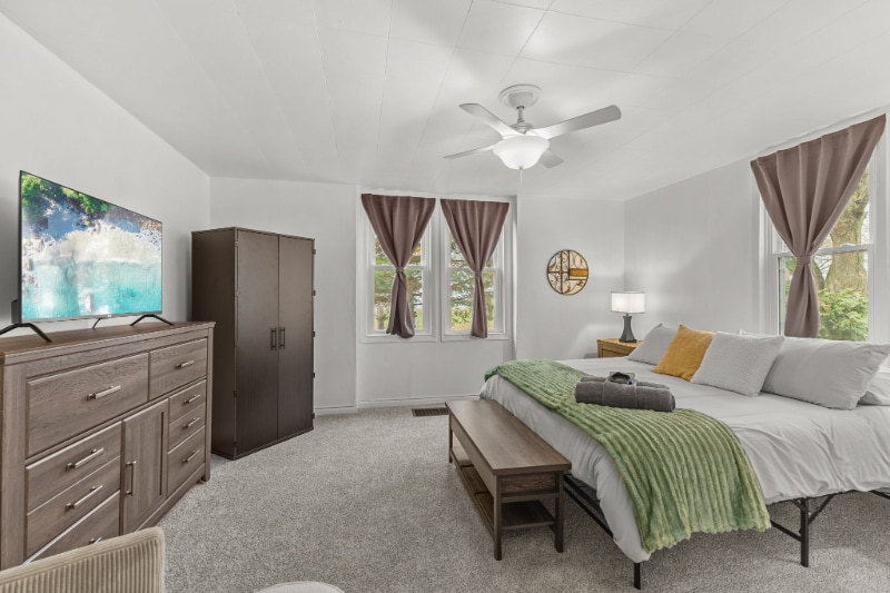 Building Photo - 131 W Noble St