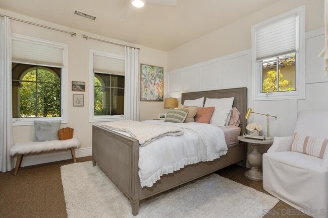 Building Photo - 10879 Equestrian Ridge Ct
