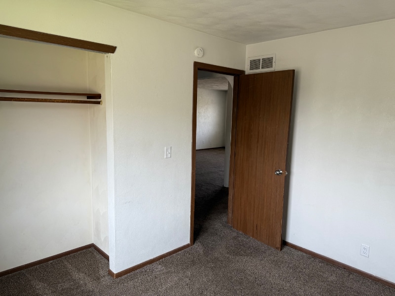 Building Photo - 4 Brown Ct