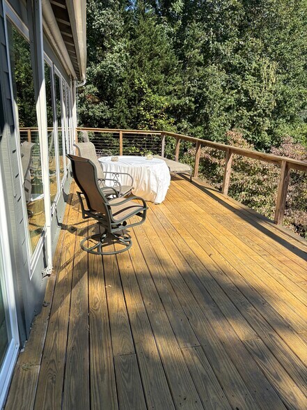 Deck - 86 Yonah Vw